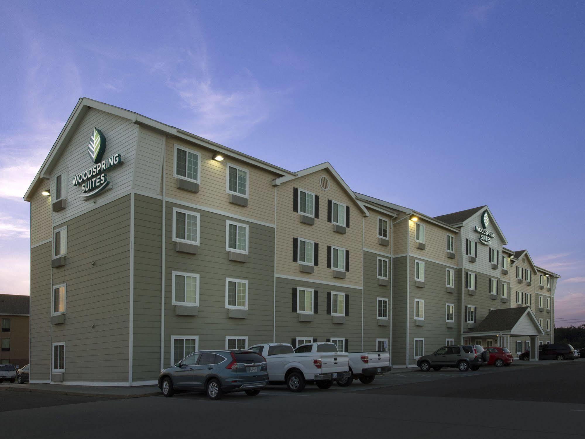 Woodspring Suites Junction Stadt Exterior foto